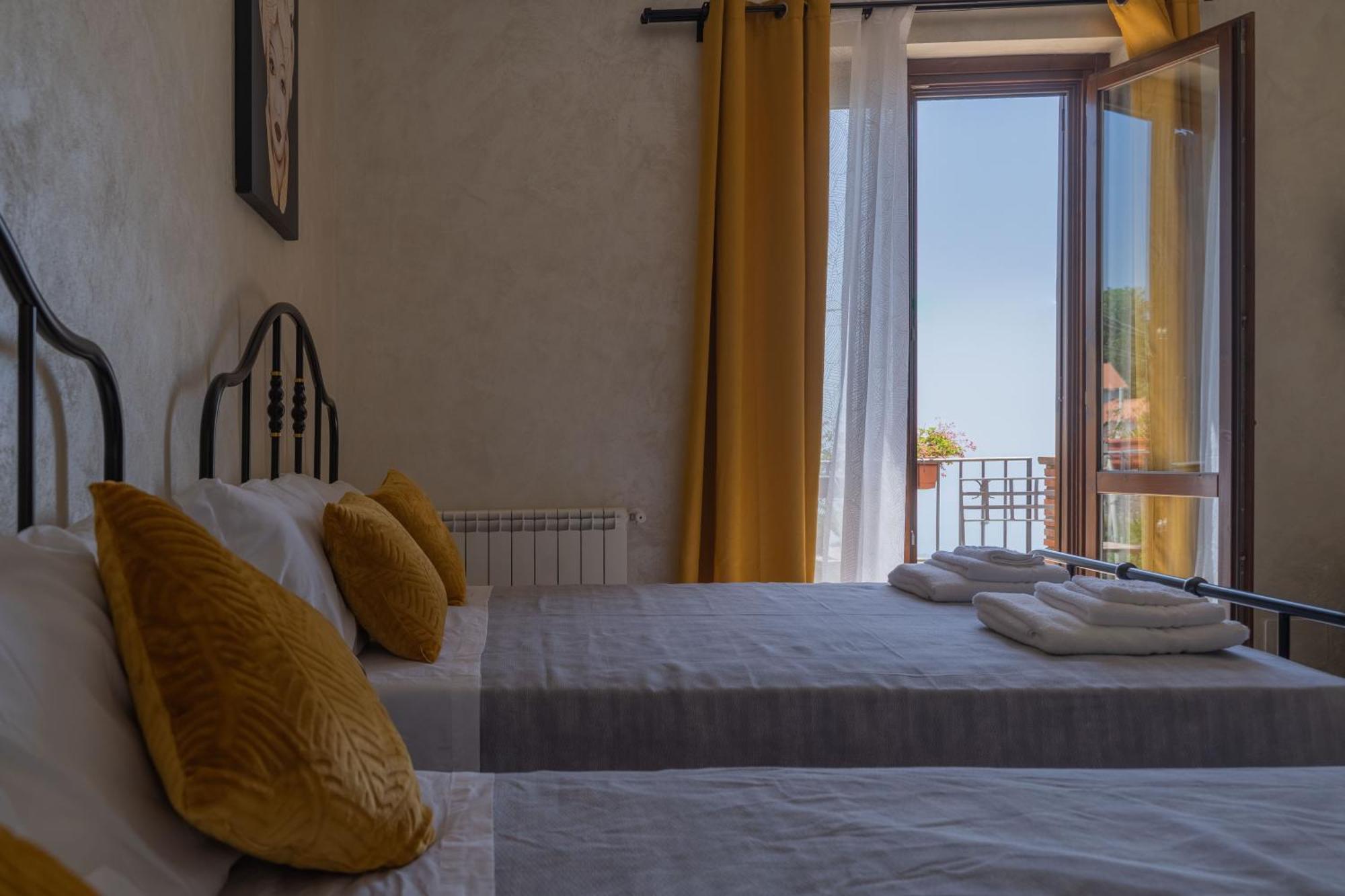 Etna Sunshine Rent Rooms Puntalazzo Exteriör bild