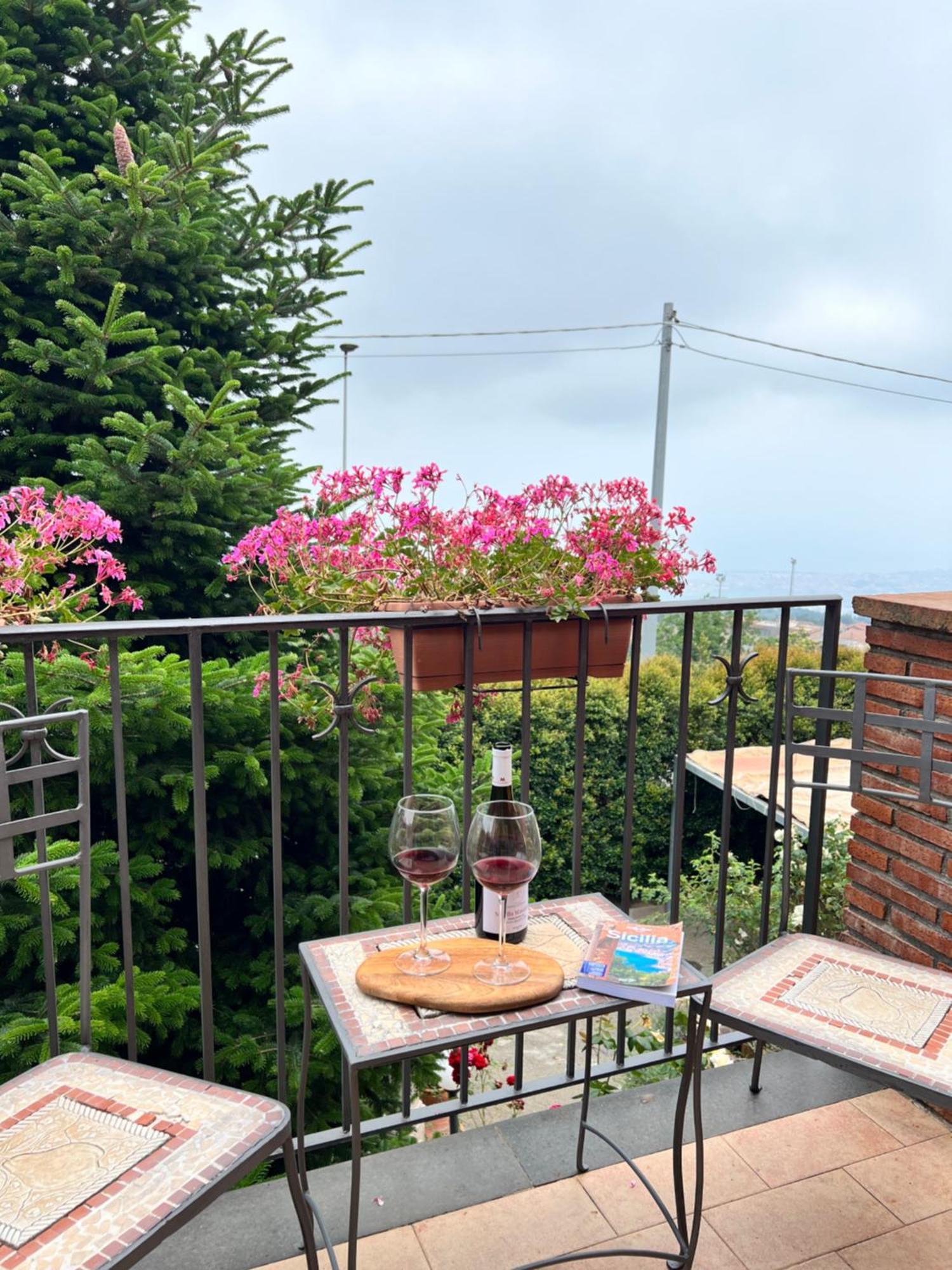 Etna Sunshine Rent Rooms Puntalazzo Exteriör bild